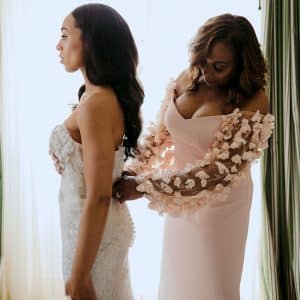What Shoes to Wear With a Rose Gold Dress